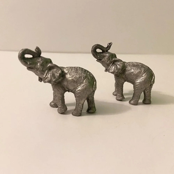 Vintage Lot of  2 Mini Pewter Elephant Figurines 2 Inch Size Trunk Up Figures - Picture 4 of 14